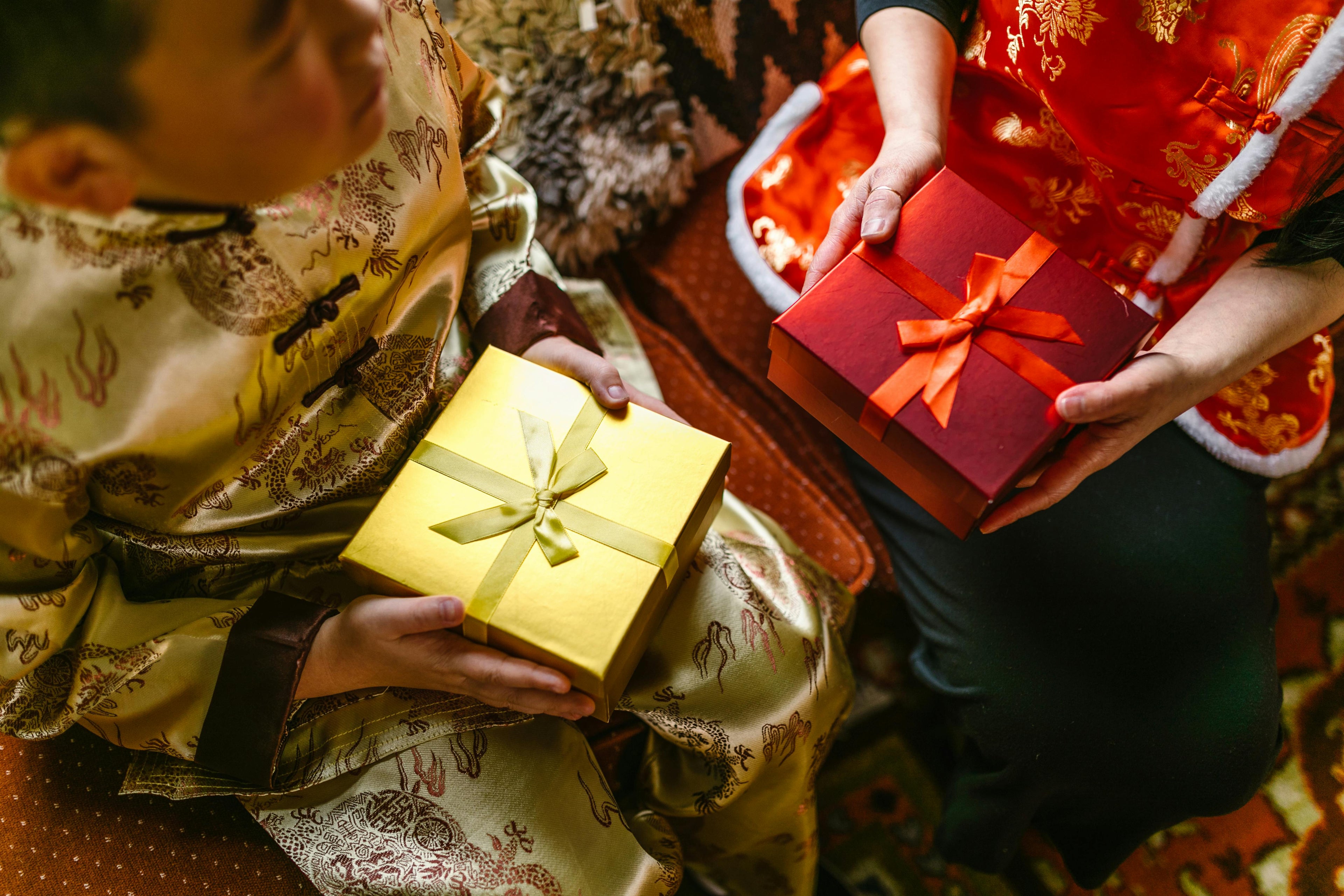 pick the best gift from the East for someone your love